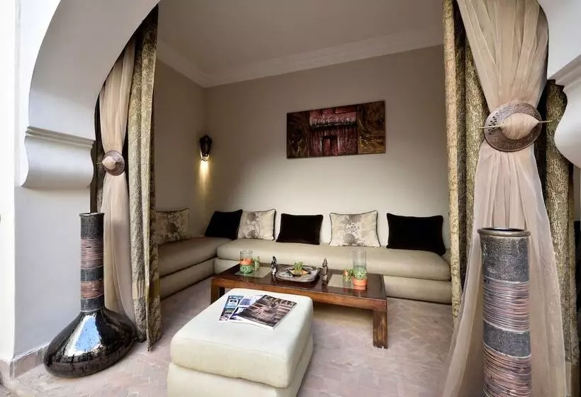 Riad Les Ammonites And Spa