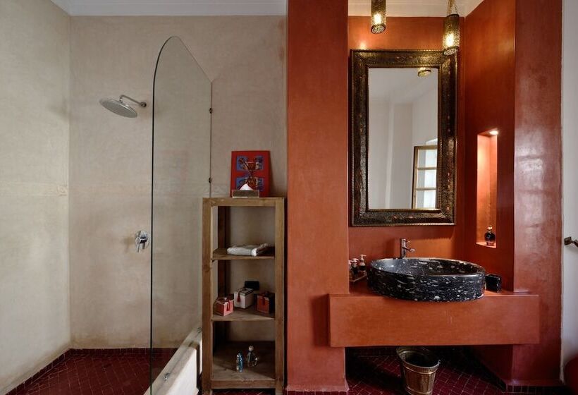 Riad Les Ammonites And Spa