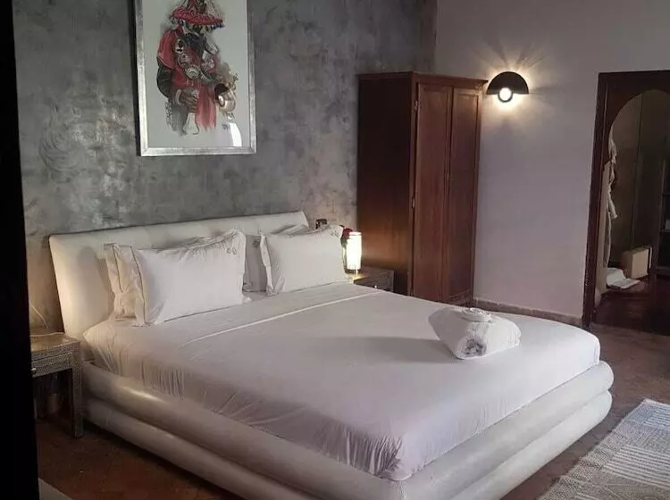 Riad Les Ammonites And Spa