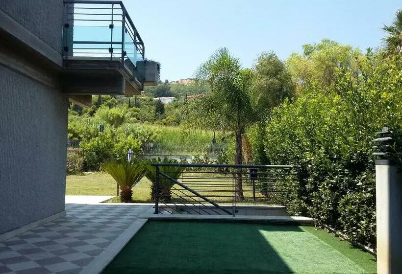 Aamiaismajoitus (B&B) Villa Angela