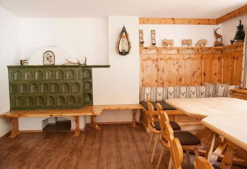 ホテル Bauernhof Entalhof