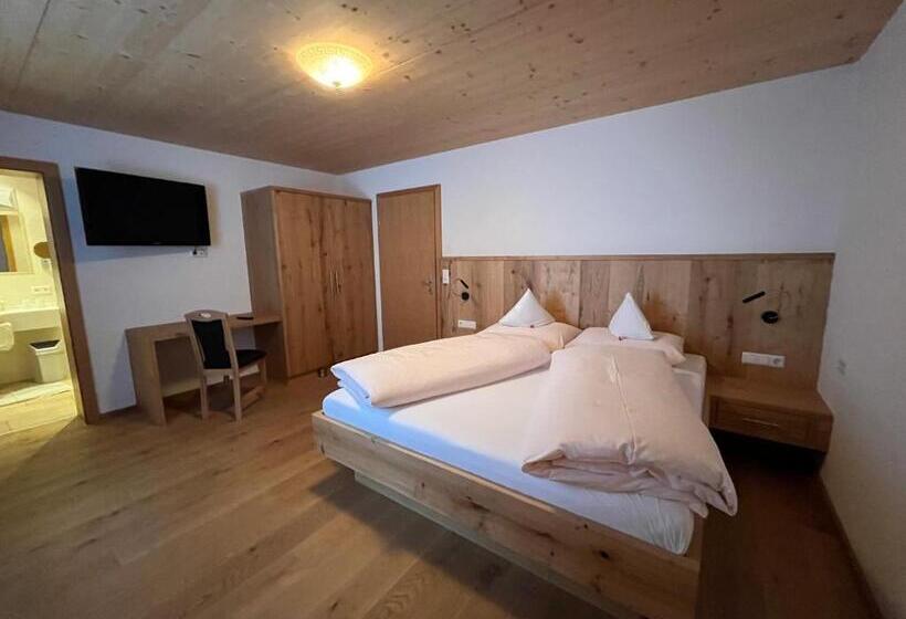 ホテル Filzerlehen