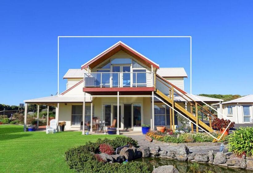 Logans Beach Apartments   The Loft