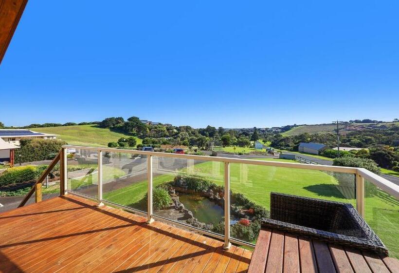 Logans Beach Apartments   The Loft