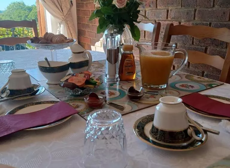 Woodpeckers Cottage B&b