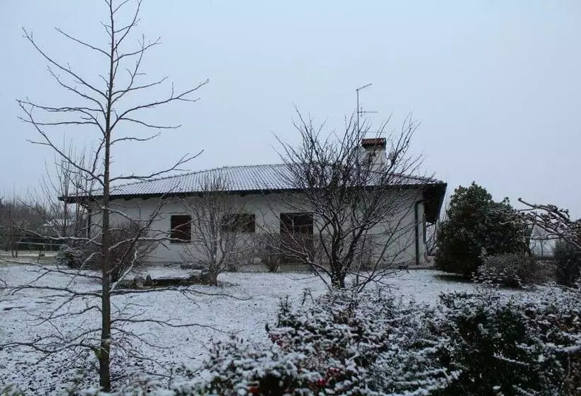 Aamiaismajoitus (B&B) A Cjase Di Sandra