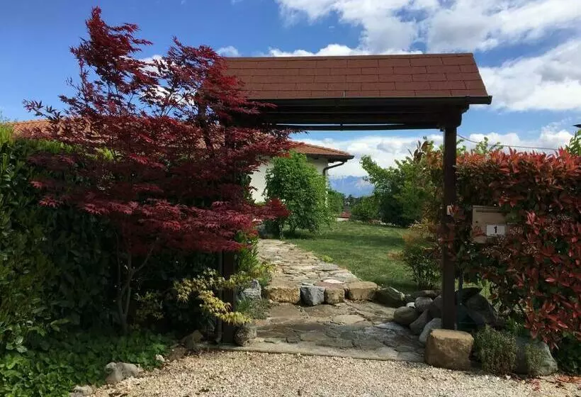 Aamiaismajoitus (B&B) A Cjase Di Sandra