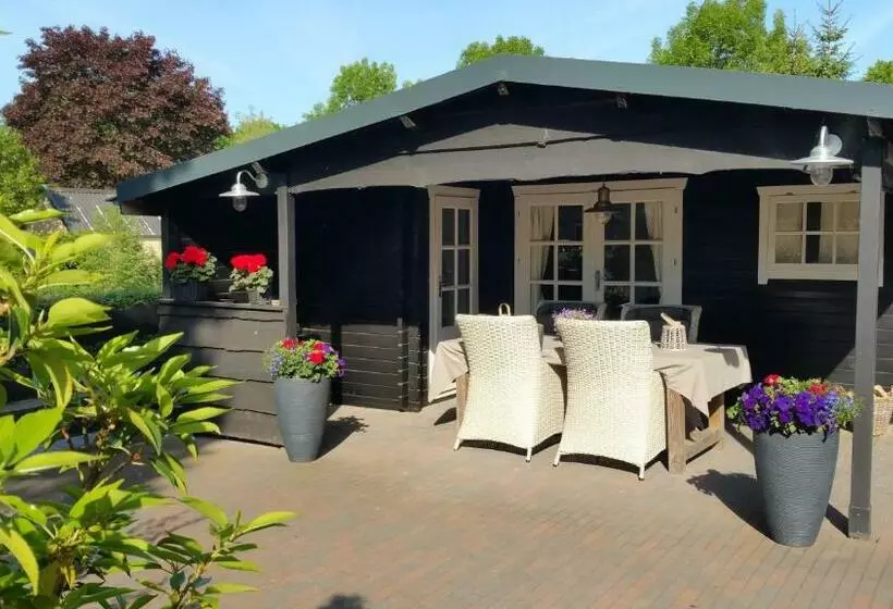 ベッドアンドブレックファースト Bed En Breakfast Gees