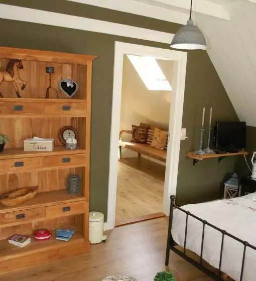 ベッドアンドブレックファースト Bed En Breakfast Gees