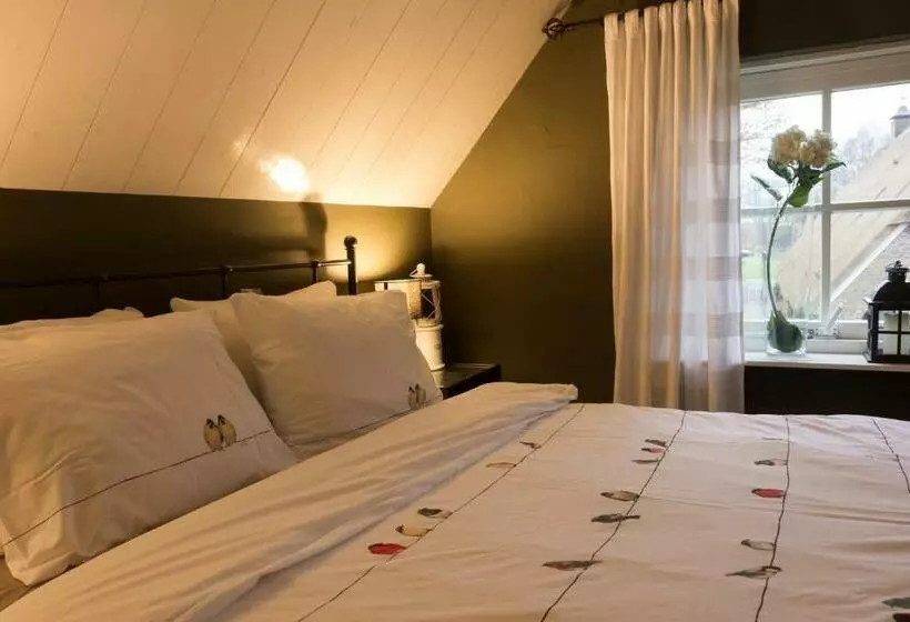 ベッドアンドブレックファースト Bed En Breakfast Gees