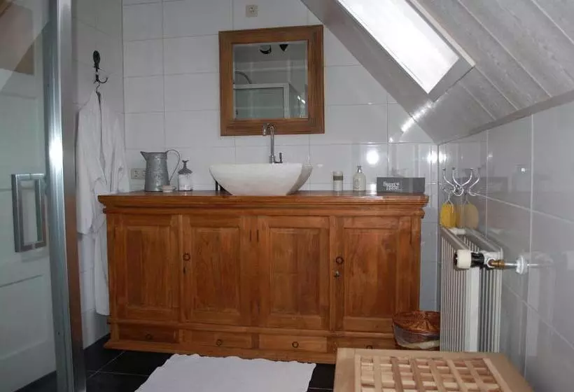 ベッドアンドブレックファースト Bed En Breakfast Gees