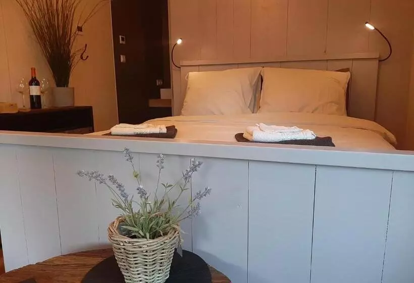 ベッドアンドブレックファースト Bed En Breakfast Gees