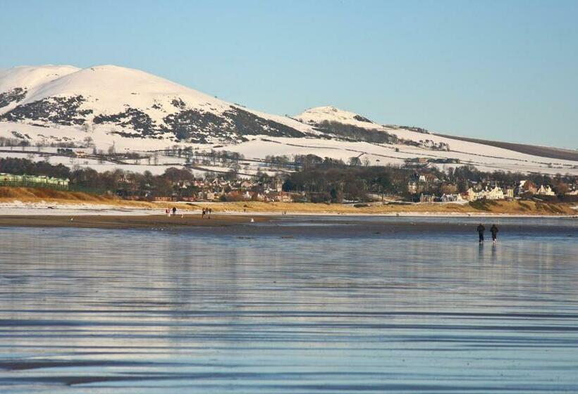 Bed and Breakfast Buckthorns House