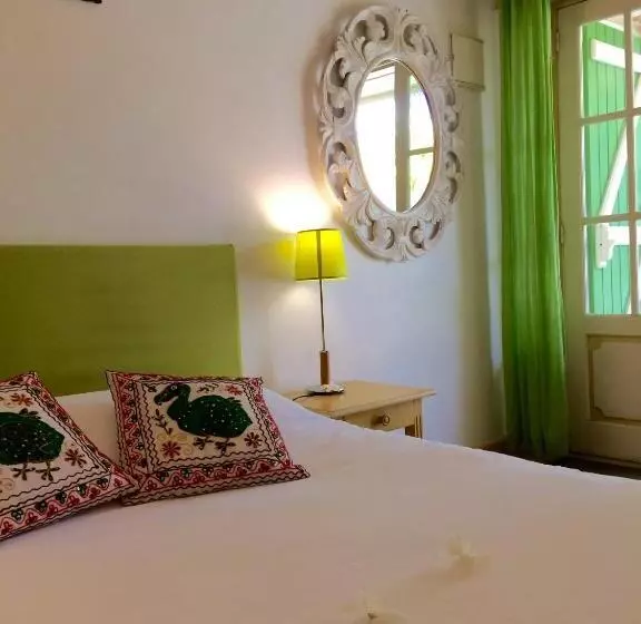 تختخواب و صبحانه Case Nyala