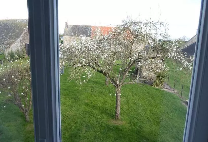 Aamiaismajoitus (B&B) Les Colombes De La Baie Du Mont Saint Michel