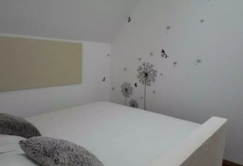 Aamiaismajoitus (B&B) Les Colombes De La Baie Du Mont Saint Michel