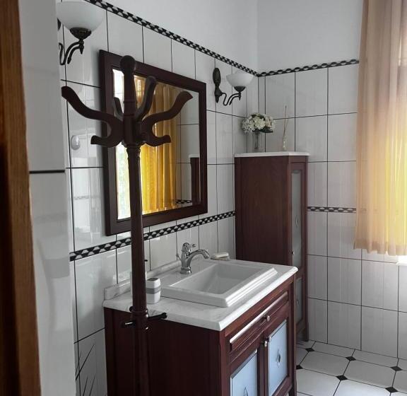 تختخواب و صبحانه Spacious Rooms In Peaceful Jelgava Area