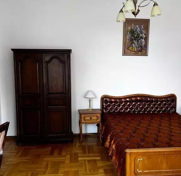 تختخواب و صبحانه Spacious Rooms In Peaceful Jelgava Area
