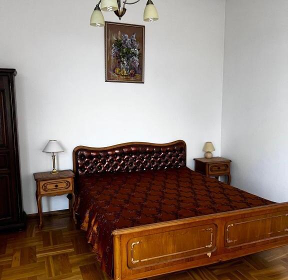 تختخواب و صبحانه Spacious Rooms In Peaceful Jelgava Area
