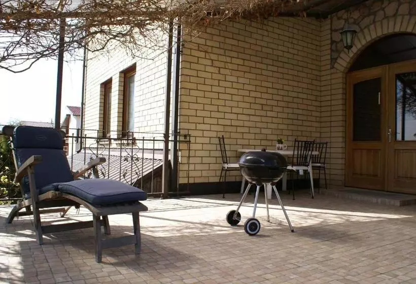 تختخواب و صبحانه Spacious Rooms In Peaceful Jelgava Area