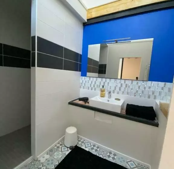 Aamiaismajoitus (B&B) Suite Luzilloise