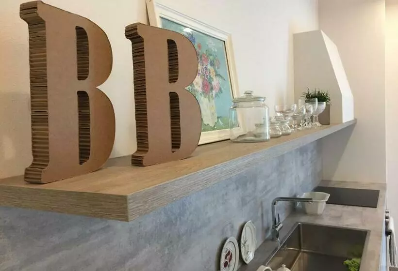 Aamiaismajoitus (B&B) Villa Pacchioni