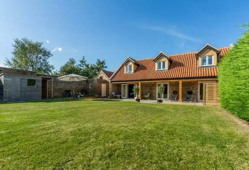 Cliff Farmhouse B&b Suites