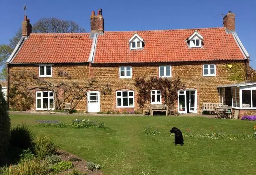 Cliff Farmhouse B&b Suites