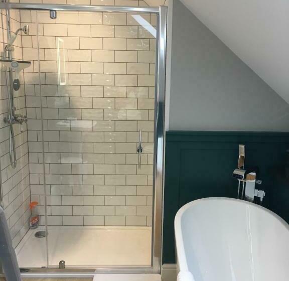 Cliff Farmhouse B&b Suites