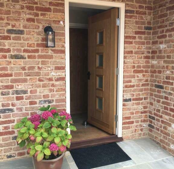 Cliff Farmhouse B&b Suites