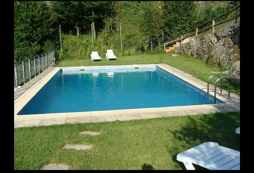 پانسیون Alojamento Local Lindo Verde