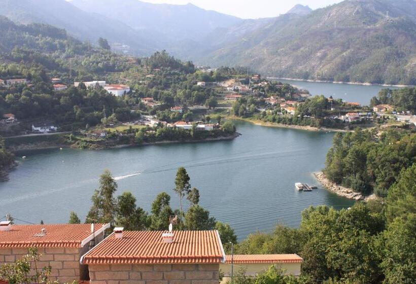 پانسیون Alojamento Local Lindo Verde