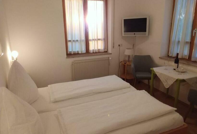 Пансион Gästehaus Truckenbrodt