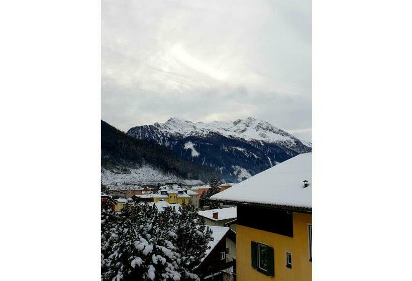 تختخواب و صبحانه Pension Charlotte