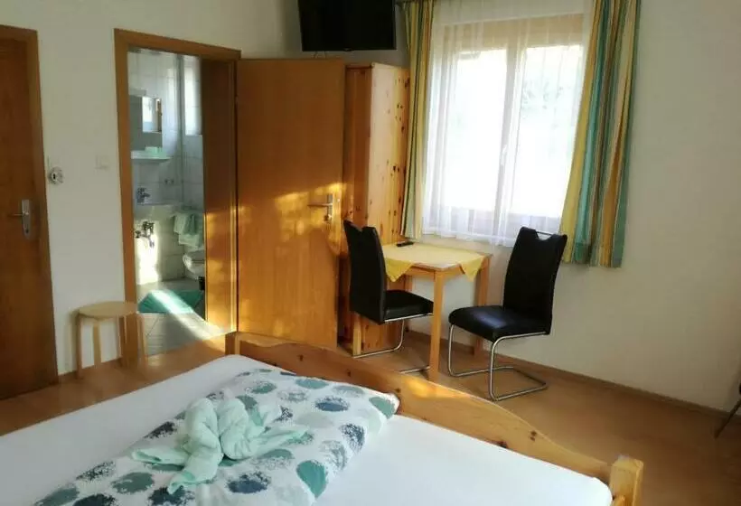 ペンション Lasserhof