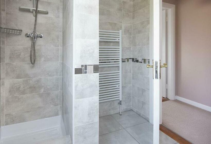 Summerfield Lodge B&b