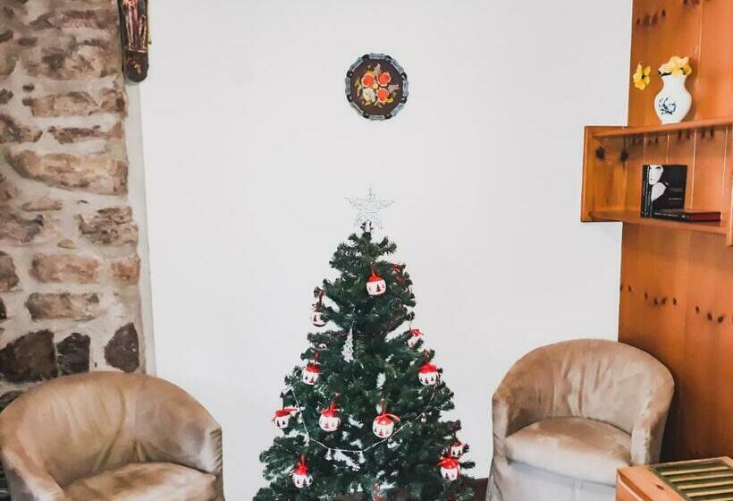 住宿加早餐  Beb Sas Da Rocia