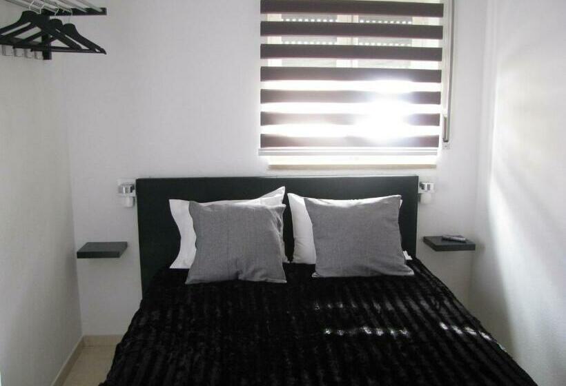 پانسیون Galega Guest House