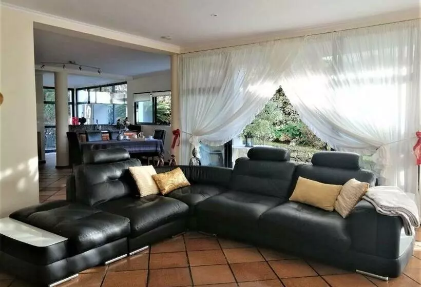 Majatalo Surf & Guest Lorena´s House