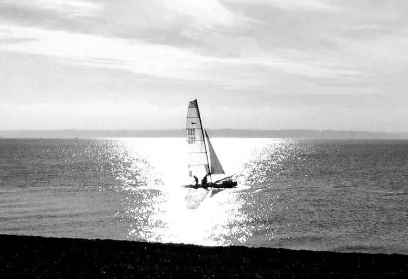 Majatalo The Waters Edge