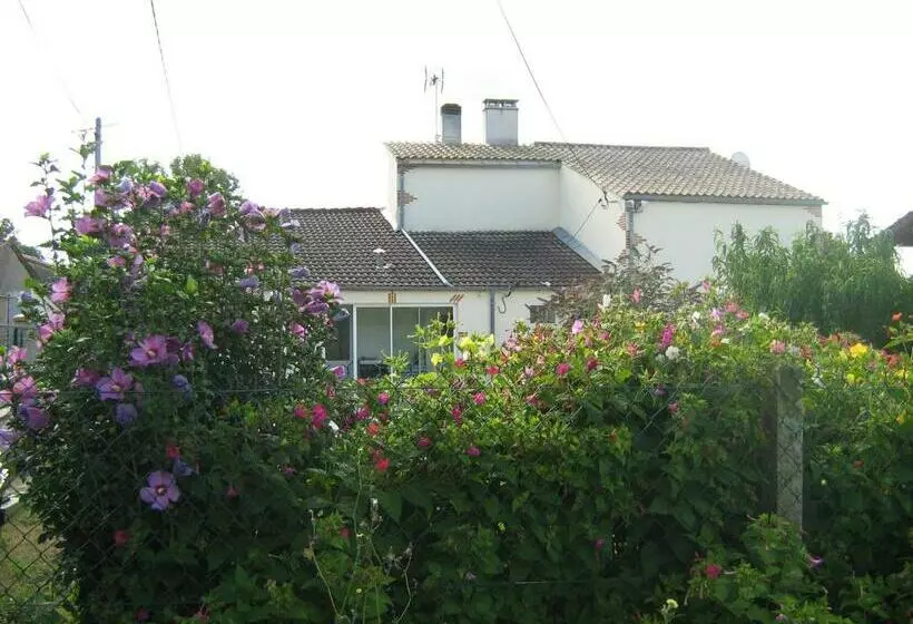 Aamiaismajoitus (B&B) La Halte De Segondignac