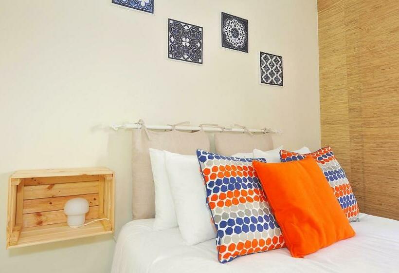 پانسیون Cosy Bedrooms Guest House