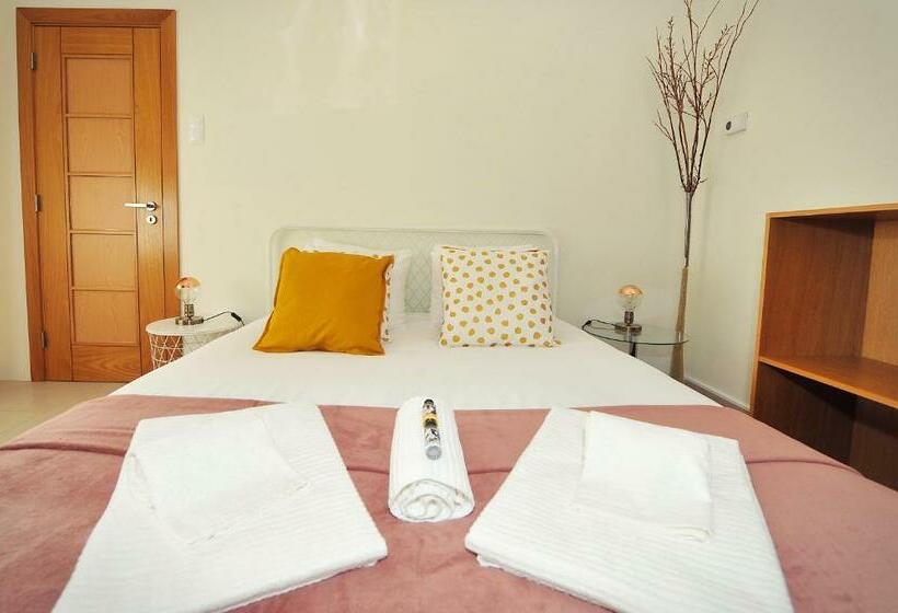 پانسیون Cosy Bedrooms Guest House