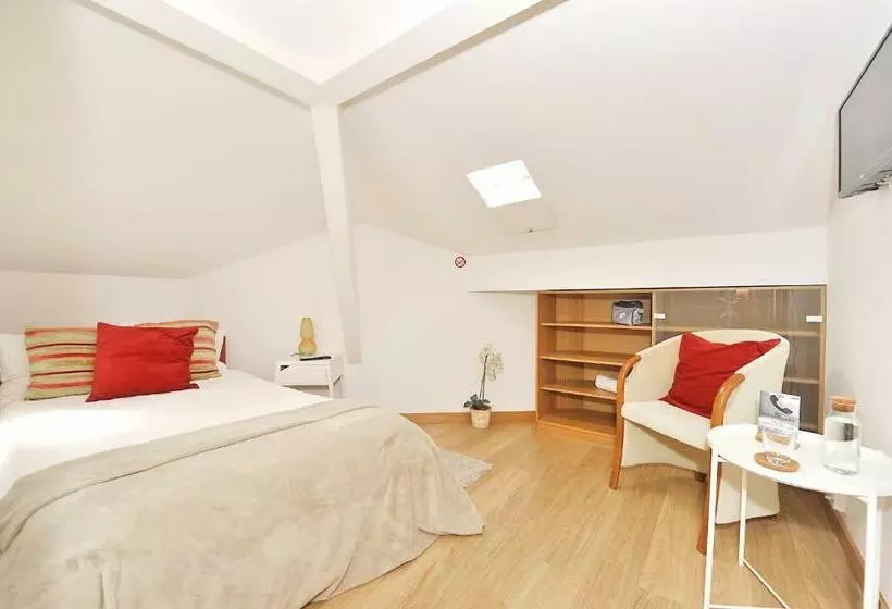 پانسیون Cosy Bedrooms Guest House