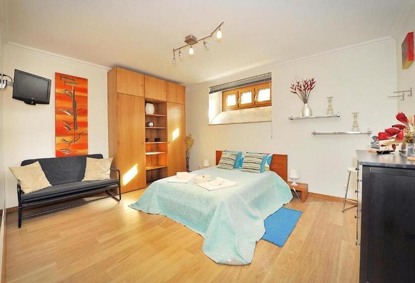 پانسیون Cosy Bedrooms Guest House