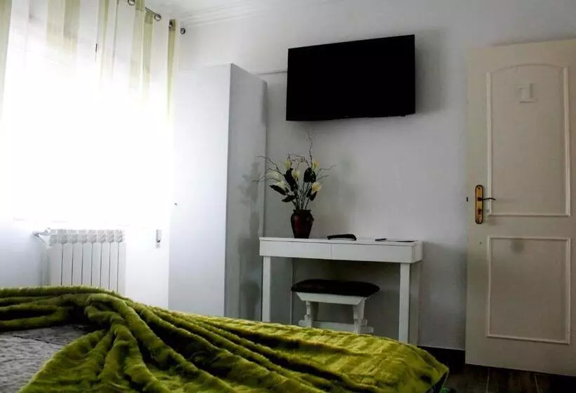 ペンション Guesthouse Pombinha