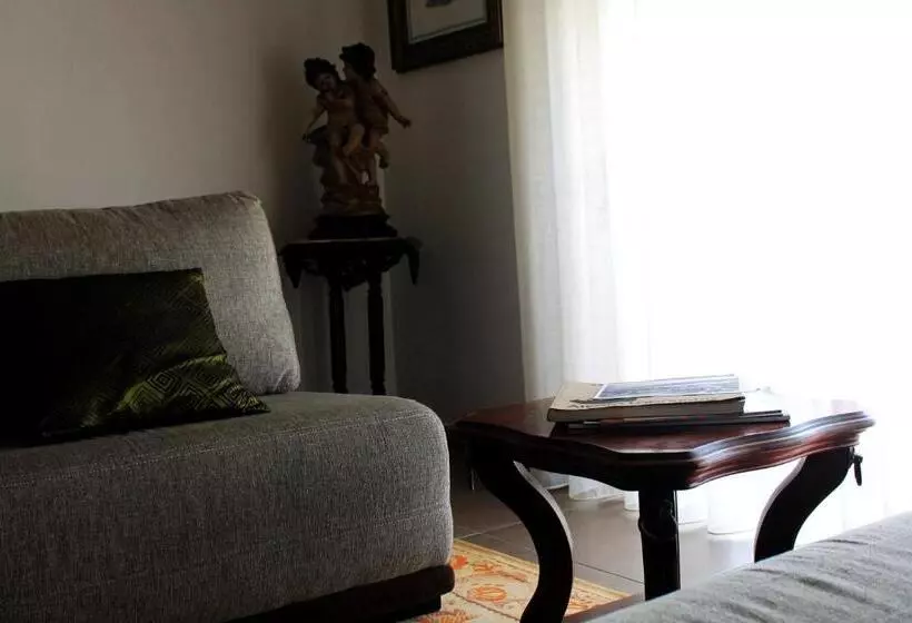 ペンション Guesthouse Pombinha