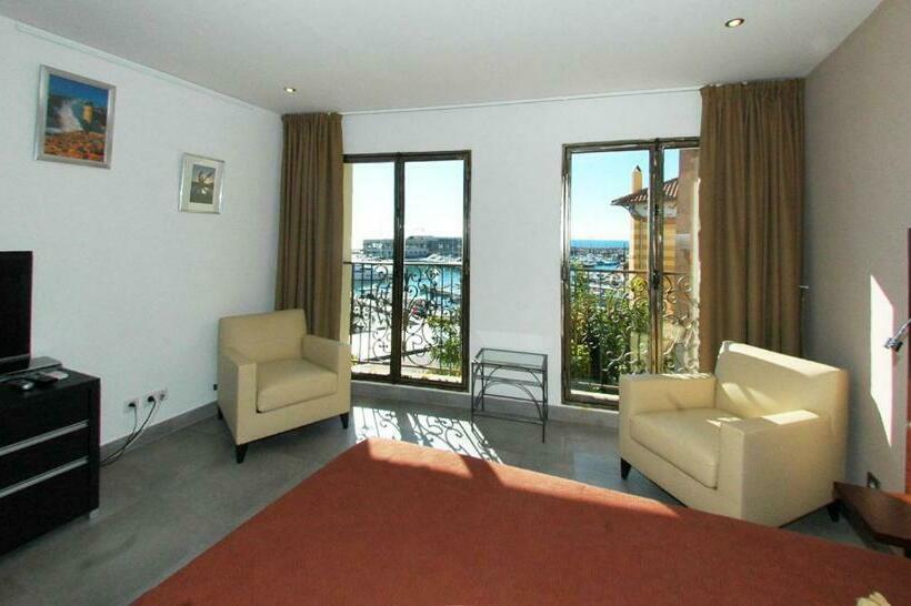 پانسیون Cassis Loc Chambre Meublée