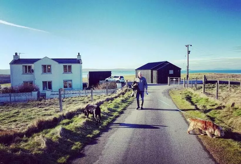 Abhaig Boutique B&b   Small & Luxurious In A Great Location!