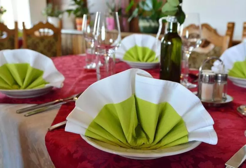 Retkeilymaja Gasthof Wagner Restaurant Pension